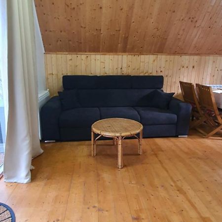 Cabana din livada Pucioasa Exterior foto